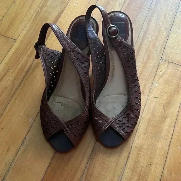 Frye  peep toes - Picture 3 of 6